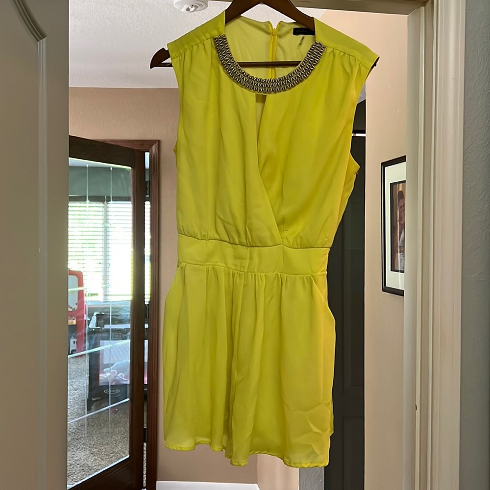 Yellow romper - Picture 1 of 3